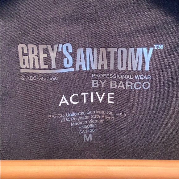Grey’s Anatomy active scrub top size medium - grey - Picture 2 of 4